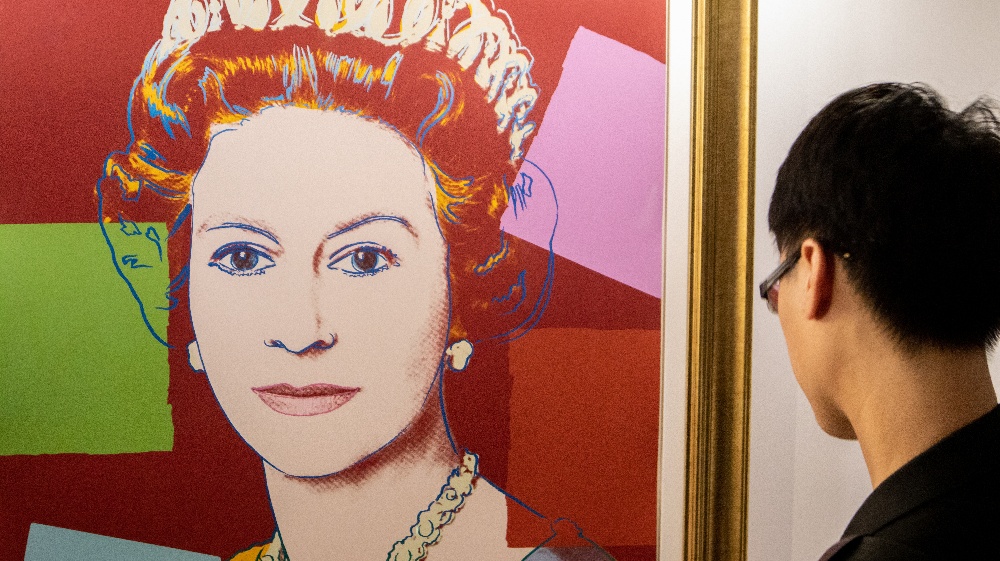 Andy Warhol's Reigning Queens - Showpiece Presents: History, Now in your hands